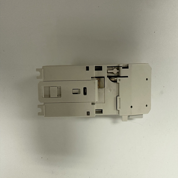 ABB REF615E-G....